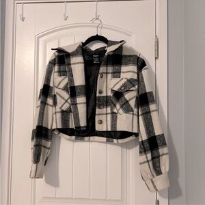 Cute cropped flannel
